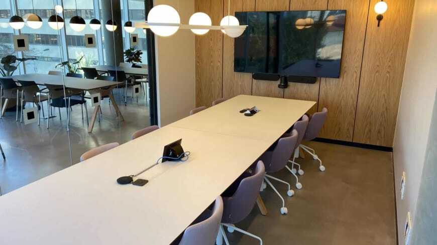 Meeting-room-for-up-to-12-people-option-2-870x489