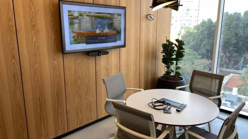 Meeting-room-for-up-to-4-people-870x489